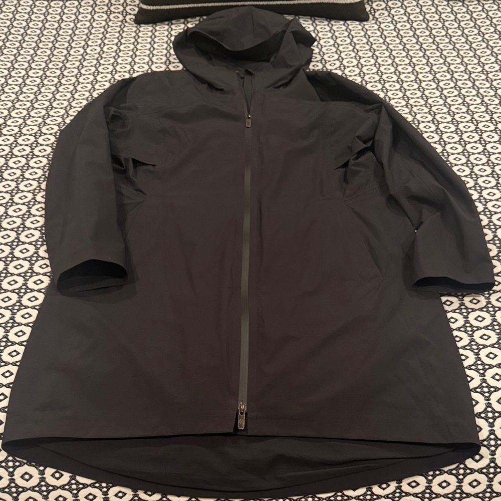 lululemon athletica Black rain/trench coat sz 12